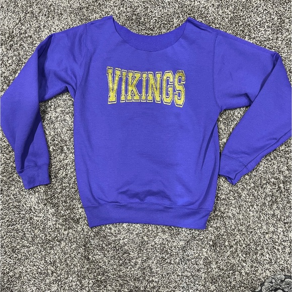 Off the shoulder raw edge Vikings Sweatshirt - Picture 1 of 6